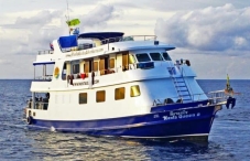MV Manta Queen 2