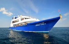 MV Manta Queen 3